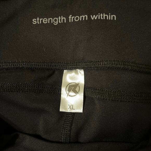 Raze Athletics Women's Pocketed 7/8 Leggings in Black Size X-Large - Picture 5 of 6